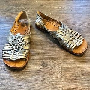 TORY BURCH SILVER HUARACHE LEATHER SANDALS SZ 9.5